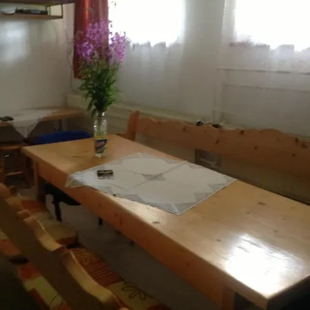 Oda ve Kahvaltı Robotnicka Bodice 104